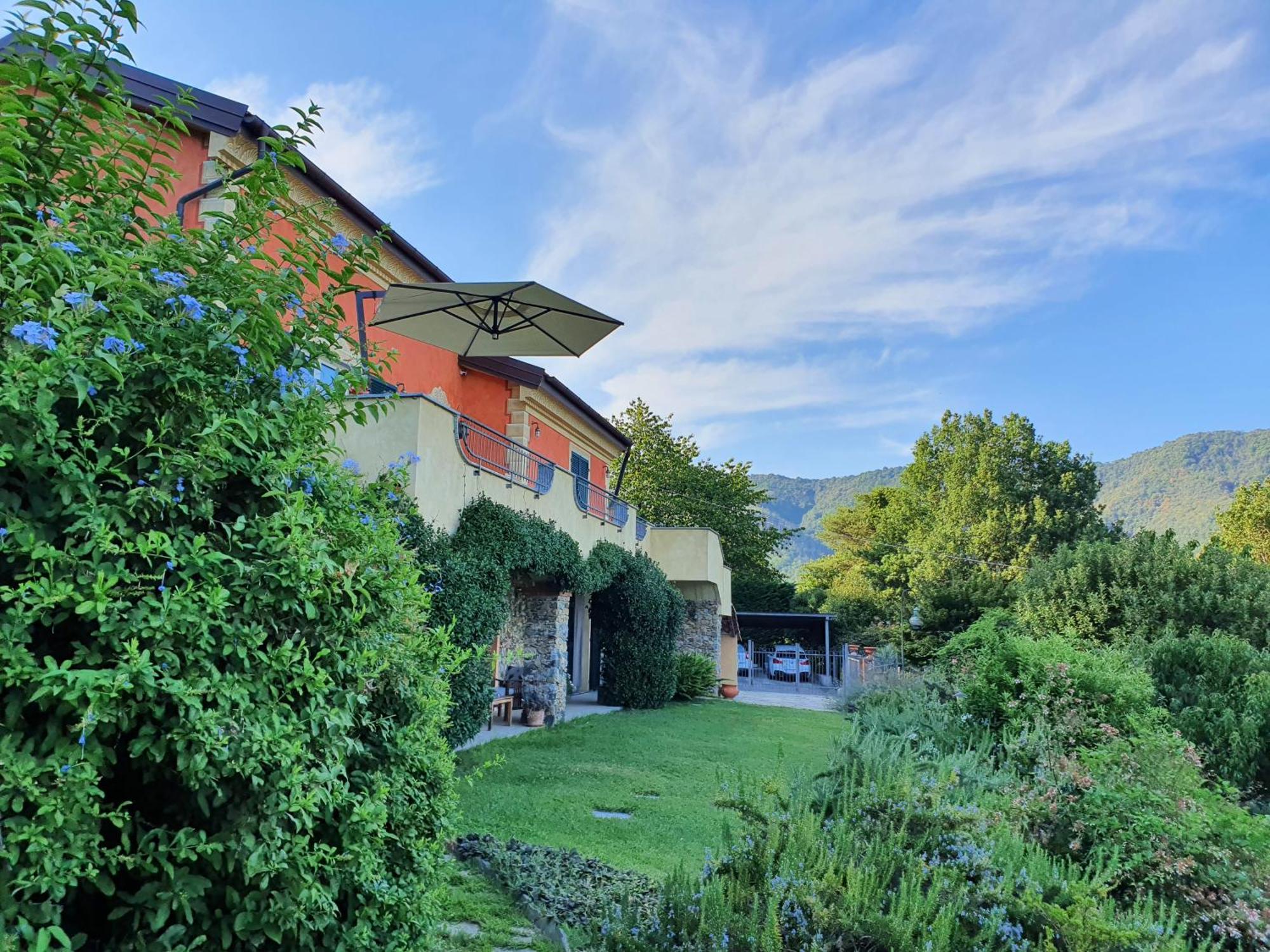 Villa Claudia Quiliano Exteriör bild